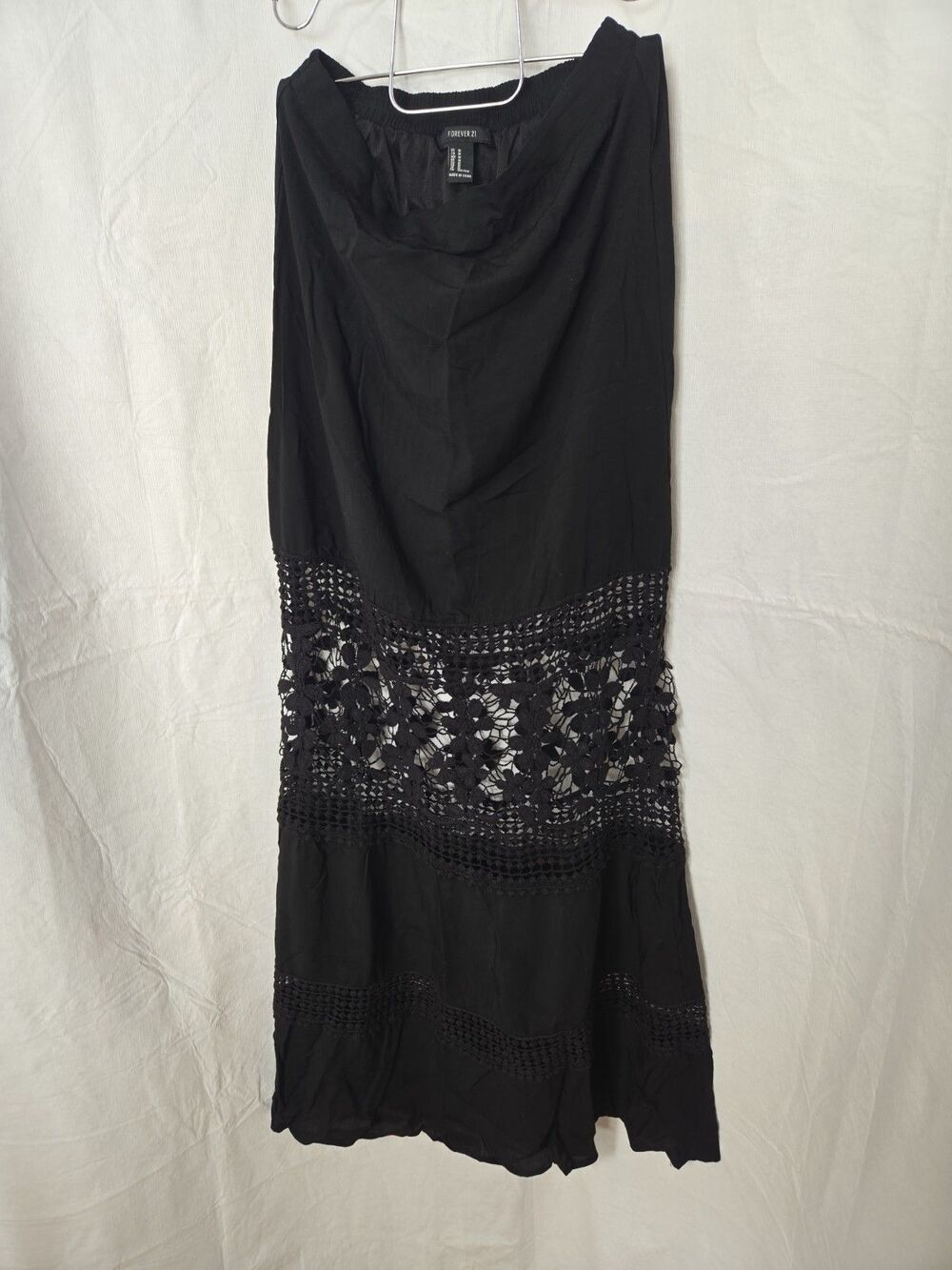 Forever 21 Black Pull-On Crochet Open weave peep Sexy Skirt sz M elastic waist